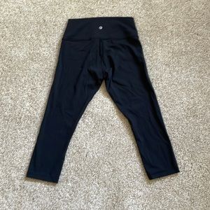 Lululemon wunder under capri tights size8